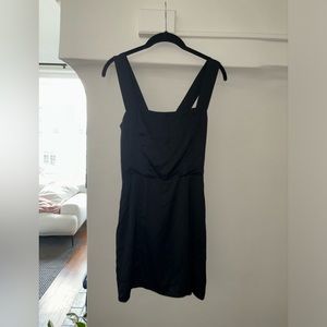 Aritzia Sunday Best Tatiana Dress